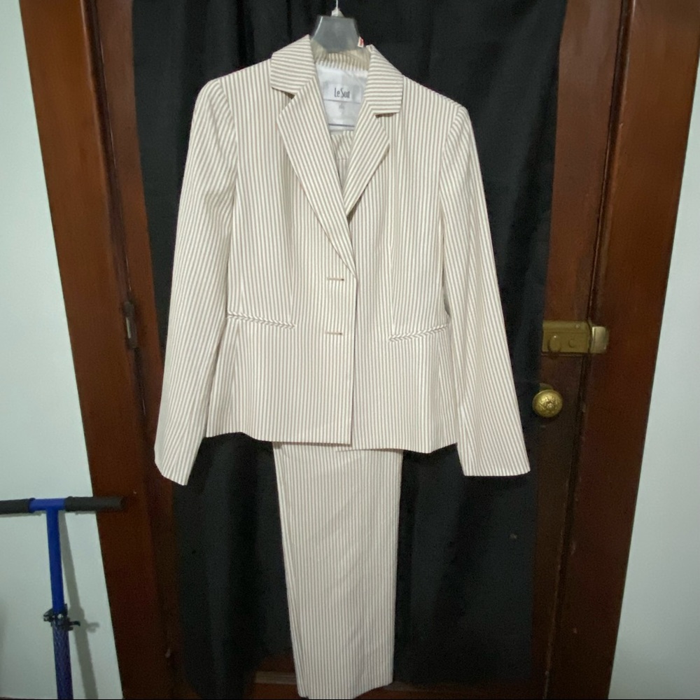 White and tan striped pantsuit size 8 never worn